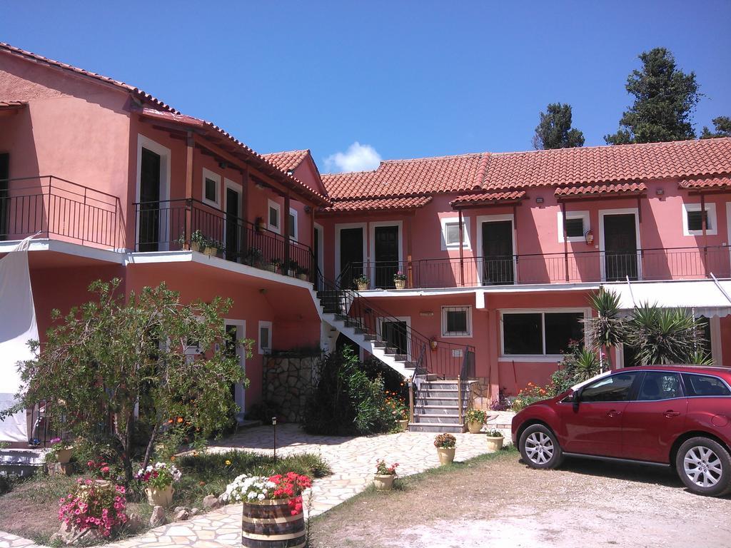 Vassilis Studio's *